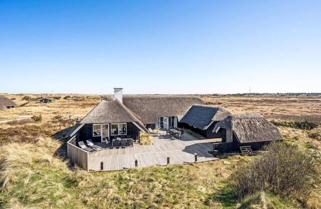 Cozy home in Blåvand with kitchen