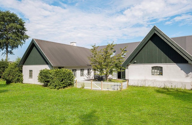 Cozy home in Fårevejle with WiFi