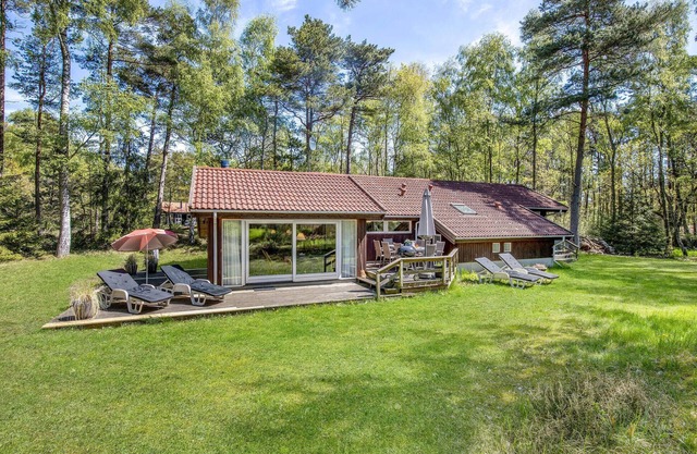 Cozy home in Nexø with sauna