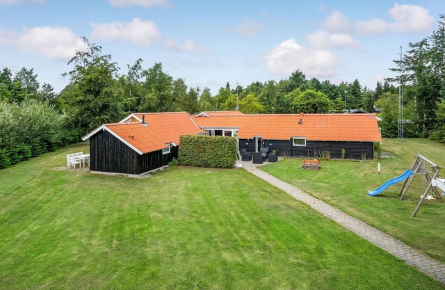 Cozy home in Væggerløse with sauna