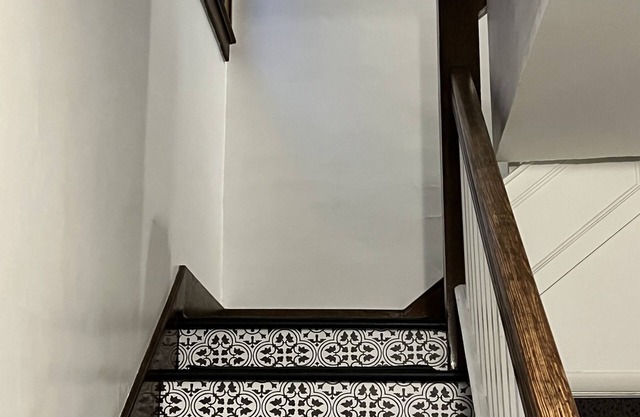 Cozy home ready for comfy stay! Walking distance to Franciscan, shops, etc.