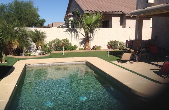 Cozy Home W/Heated Pool In Quiet Golf Community!