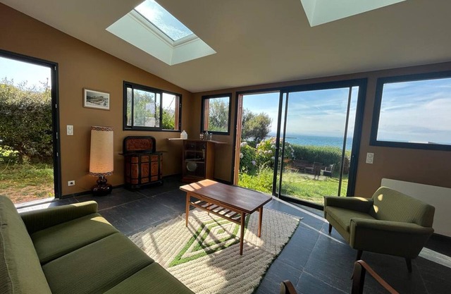 Cozy house with garden and direct sea access