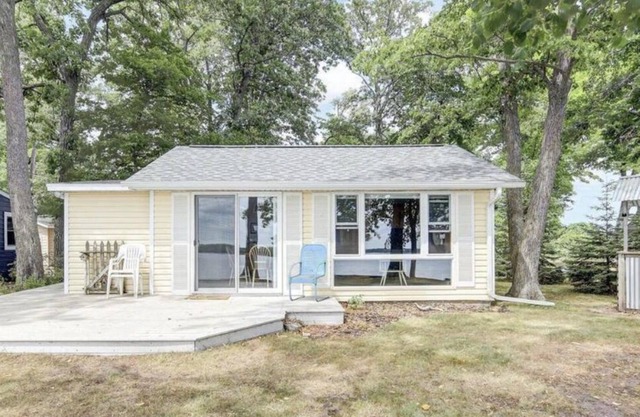 Cozy lake home, fishing and recreational land for all your favorite activities!