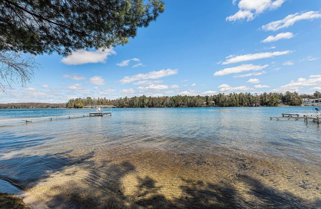 Cozy Lakeside Retreat on Long Lake - Sleeps 4