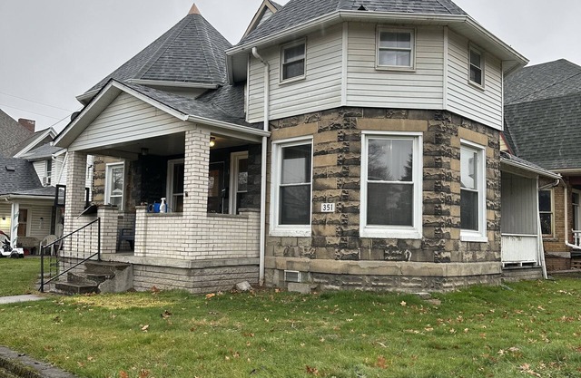 Cozy little Castle. Warm & welcoming.