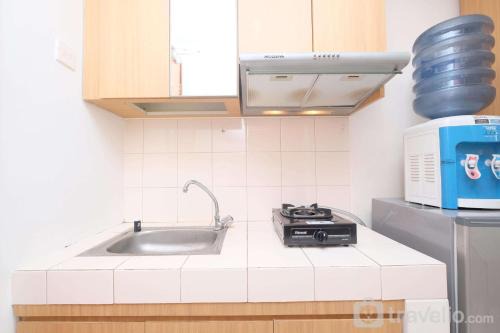 Cozy Living Studio Room at Margonda Residence 3 Apartment By Travelio