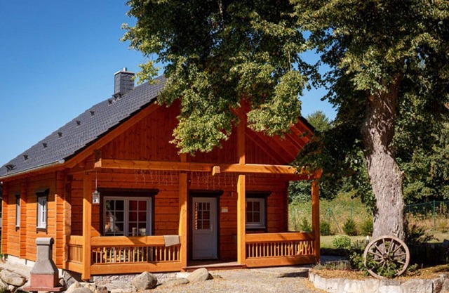 Cozy log cabin