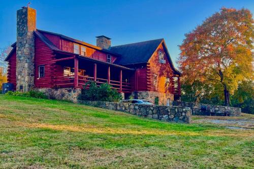 Cozy Log Cabin Getaway with Fire Pit and 3 Acres!