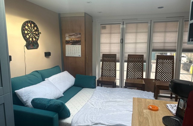 Cozy London Studio Near City Center