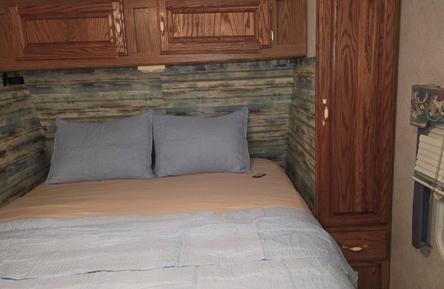 Cozy mobile home in lovely Kelso with AC