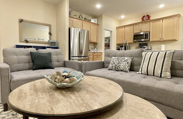 Cozy Netarts Bay Home w/game cave, WiFi, bunk beds