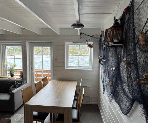 Cozy Oceanfront Escape