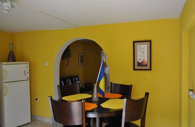 Cozy One Bedroom Apartment In Paradise