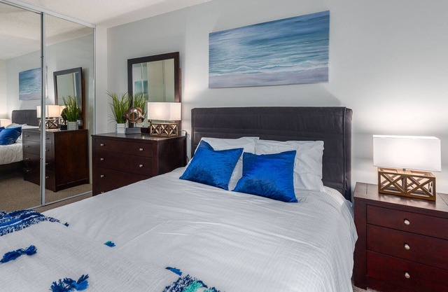 Cozy, Private Corporate Suite on the Park