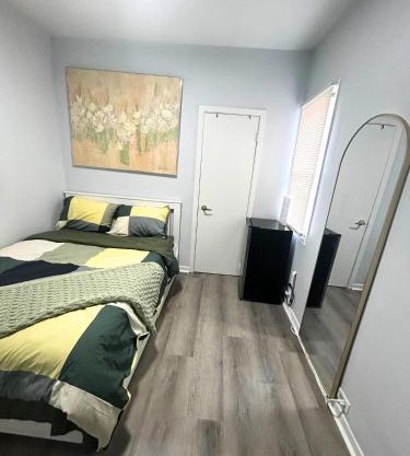 Cozy Private Room Near Downtown Toronto