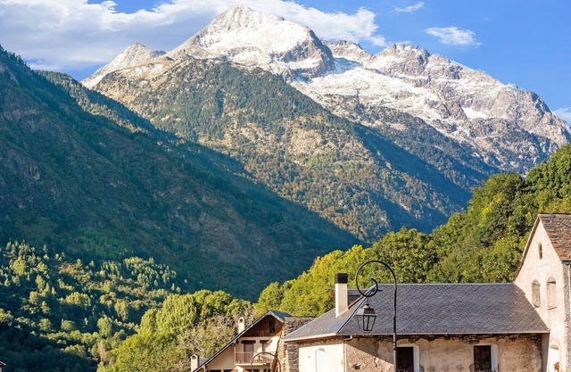 Cozy Pyrenees Getaway