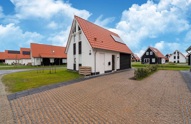 Cozy Retreat with parking