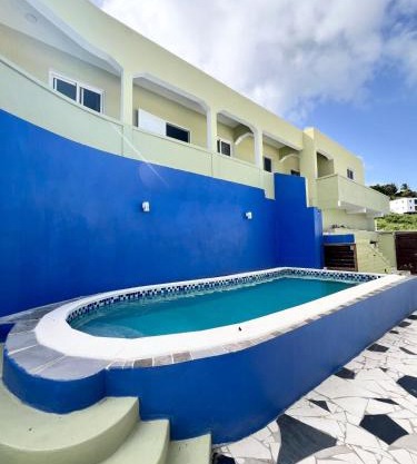 Cozy Retreat With Stunning View