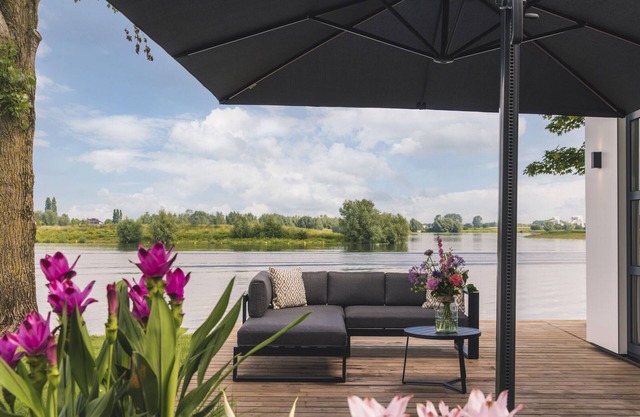 Cozy Riverside Escape