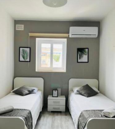 Cozy room with two single bed in near by Eslöv station