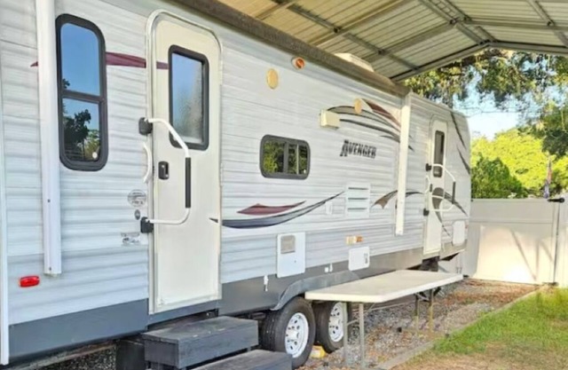 Cozy RV off the Withlacoochee River