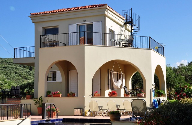 Cozy Seacoast Villa on Estate in Crete’s Western Olive Region. Avail. Yr. Round