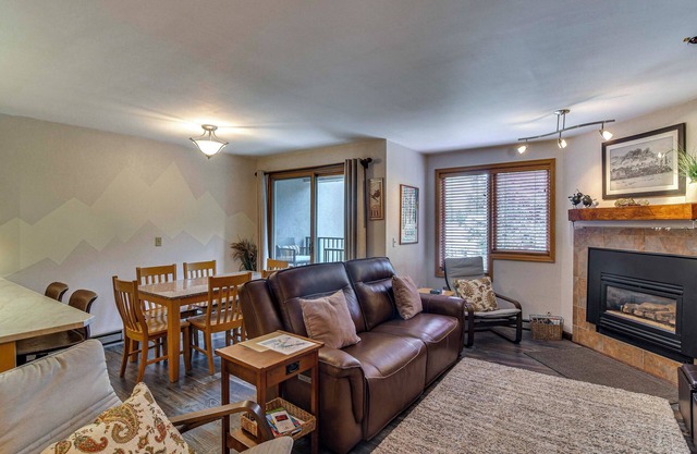 Cozy Ski-In/Ski-Out Winter Park Condo w/Pool!