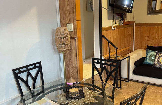 Cozy Spacious Cottage Styled Apartment