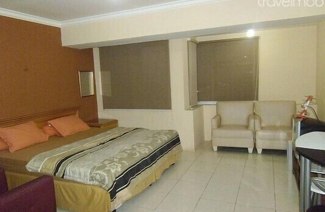 Cozy Studio Apt w Great Location-GWR2910