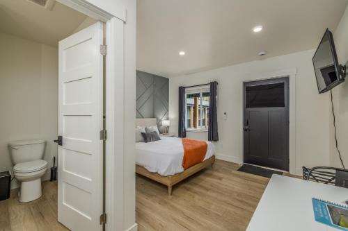 Cozy Studio in Heart of CDA Only 5 Min to the Resort And Lake