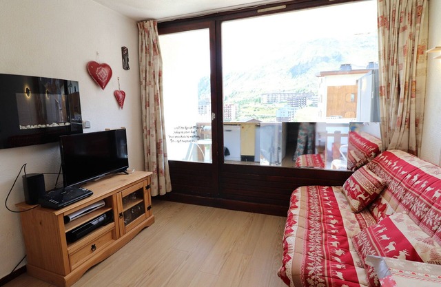 Cozy Studio Near Slopes with Balcony and Ski Storage