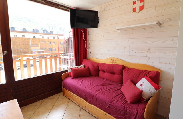 Cozy Studio with Balcony near Ski Lifts, Tignes Le Lac