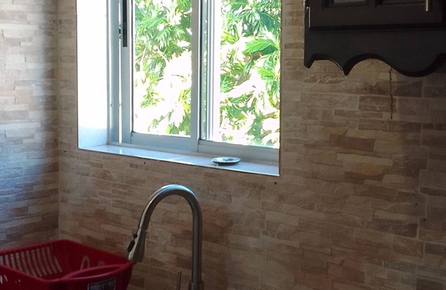 Cozy studio with WiFi and AC in peaceful and quiet residential neighborhood