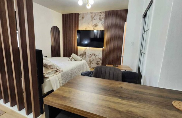 Cozy/Stylish Studio Downtown