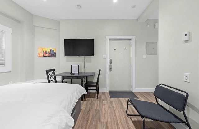 Cozy Suite Downtown Halifax *Free Parking*