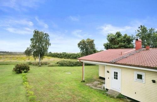 Cozy Summer cottage in Tosteberga, close to the Sea