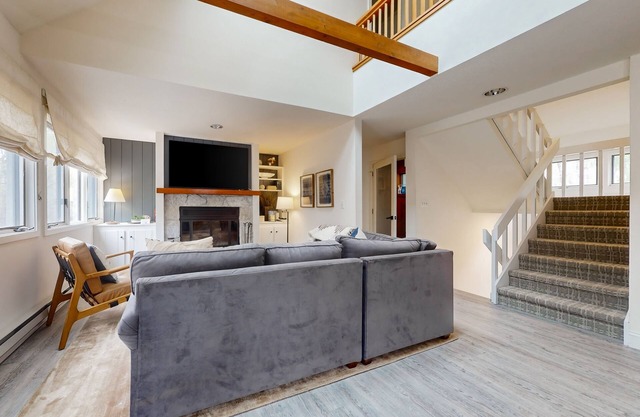 Cozy Townhome with Shared Pool, W/D & Wood-Burning Fireplace