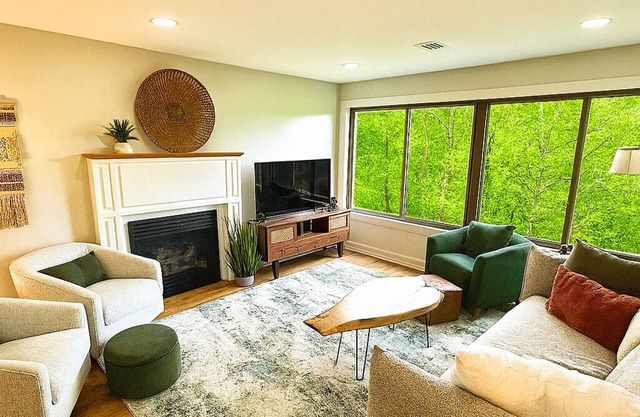 Cozy Treetop Escape | Orchards, Skiing, Mountain Creek, Minerals, Wildlife