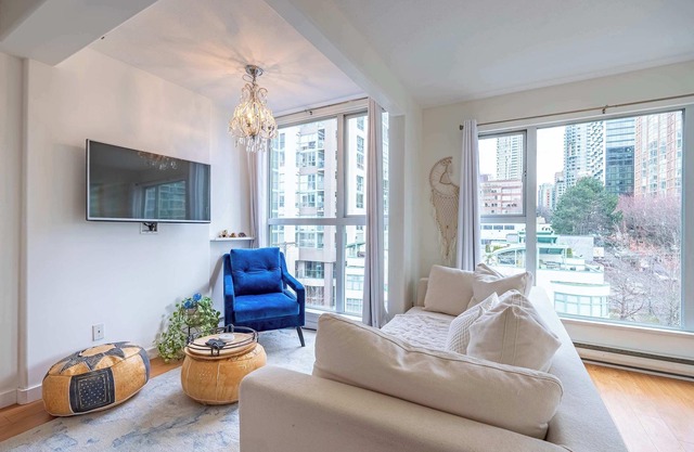 Cozy Unit steps from the Beach