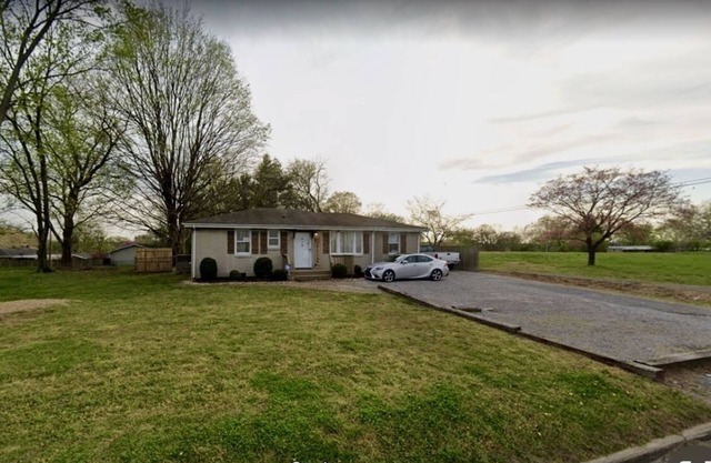 Cozy Vintage Cottage