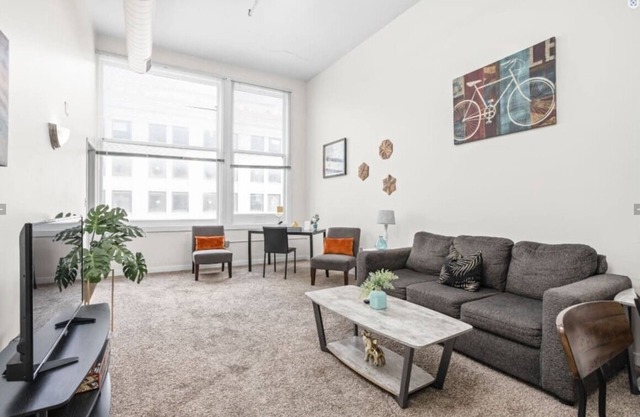 CozySuites - 2BR with Direct Skybridge Access #6