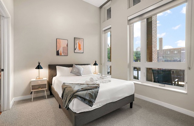 CozySuites Marquee | pool, gym #08