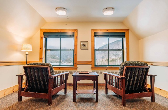Crawford Notch Trailhead Comfort, Full Breakfast, ADA Non-Allergenic Room