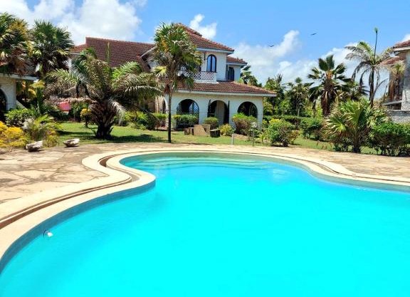 Creek Villa