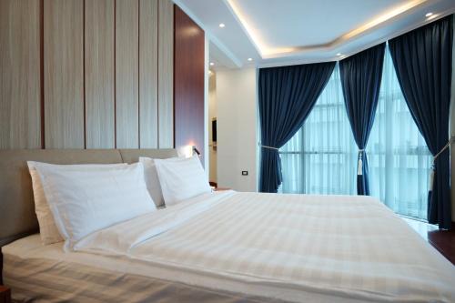 Crescent International Hotel