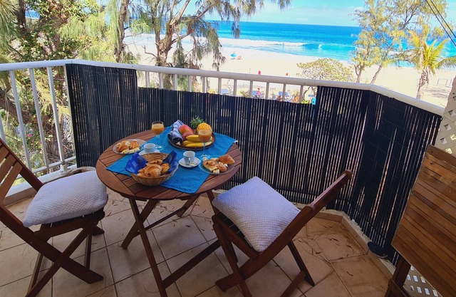 Croisiere bleue, 20 m from the beach of Boucan canot, Reunion Island