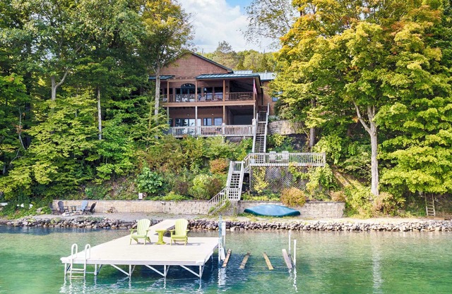 Crooked Lake Lodge: A Lakefront Adirondack Style Home w/Hot Tub