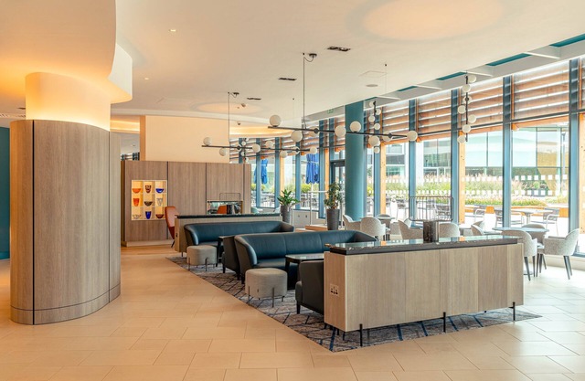 Crowne Plaza Reading by IHG