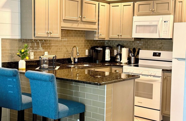 Crystal Beach Condo Destin FL steps to private beach entrance heated pool🏝️☀️⛱️